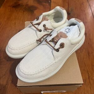 Sperry Boat shoes size 7 brand new in box